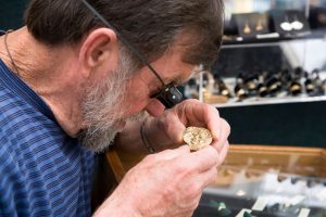 Five Questions to Ask a Gold Dealer