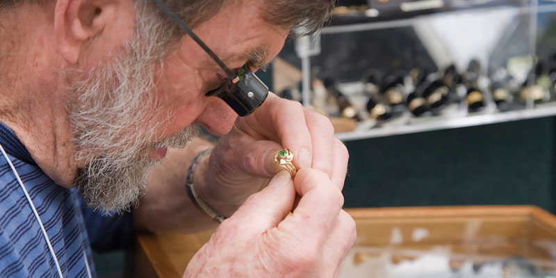 Three Reasons to Sell Your Jewelry to a Jewelry Buyer
